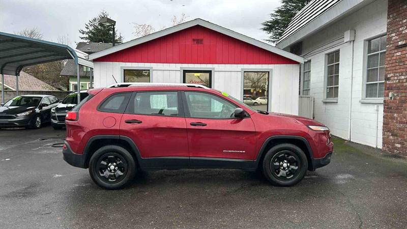 used 2014 Jeep Cherokee car, priced at $10,995