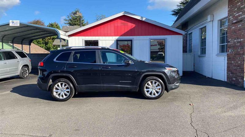 used 2016 Jeep Cherokee car, priced at $12,995