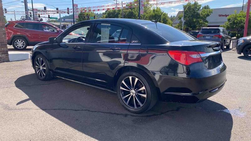 used 2013 Chrysler 200 car, priced at $7,995