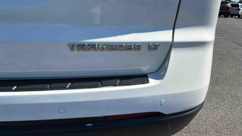 used 2015 Chevrolet Traverse car, priced at $10,995