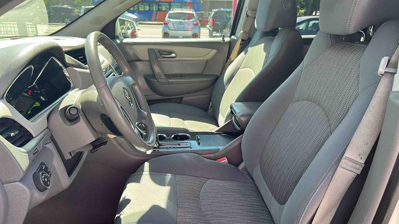 used 2015 Chevrolet Traverse car, priced at $10,995