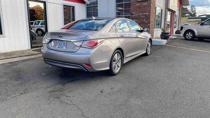 used 2013 Hyundai Sonata Hybrid car, priced at $10,995