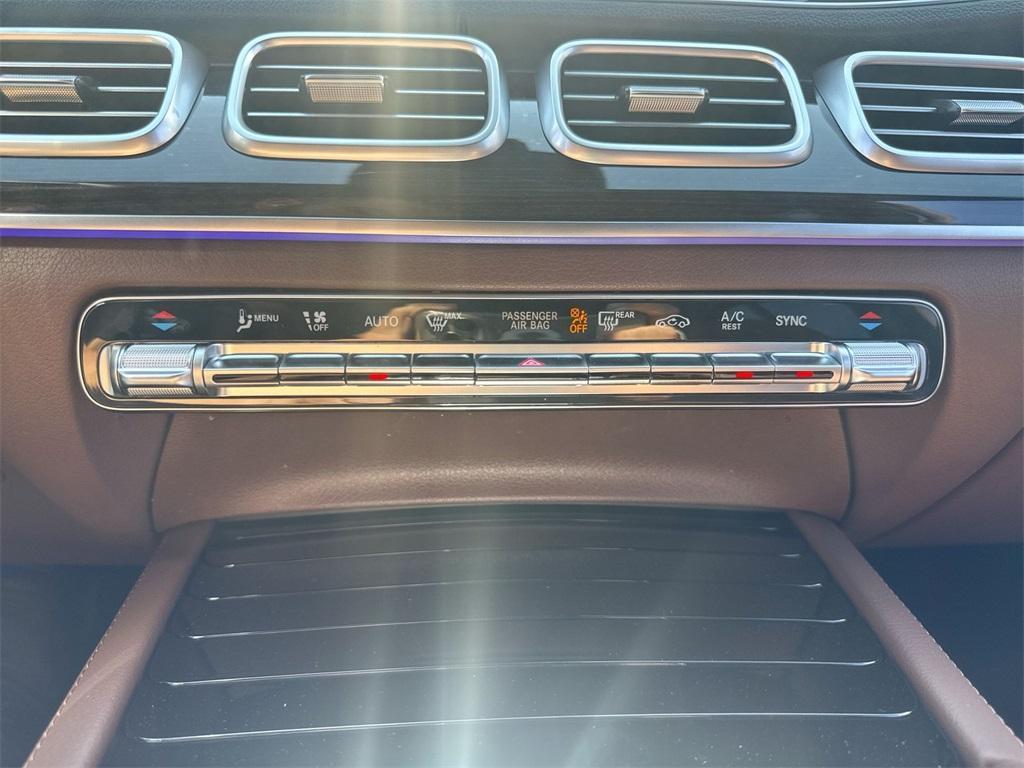 new 2025 Mercedes-Benz GLE 450 car, priced at $80,415