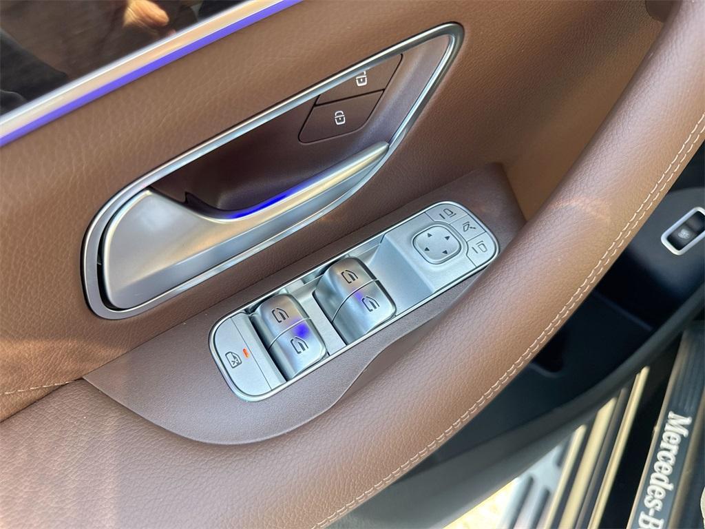 new 2025 Mercedes-Benz GLE 450 car, priced at $80,415