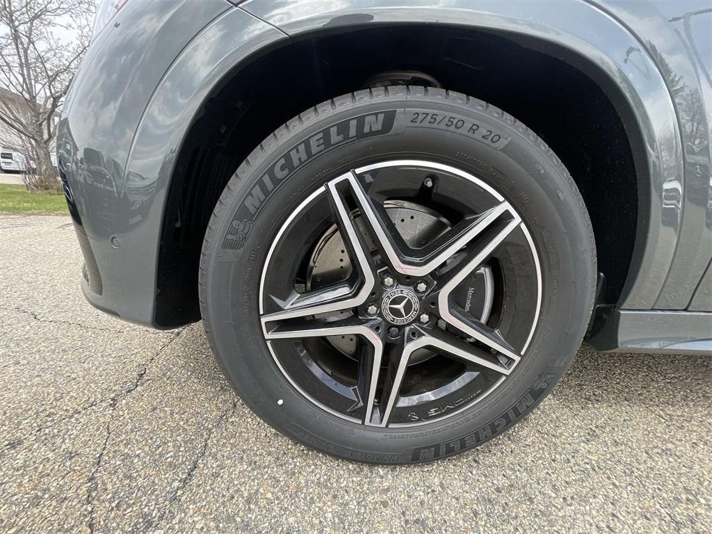 new 2025 Mercedes-Benz GLE 580 car, priced at $109,695