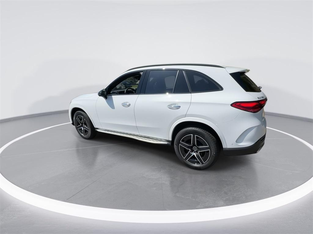 new 2025 Mercedes-Benz GLC 300 car, priced at $61,995