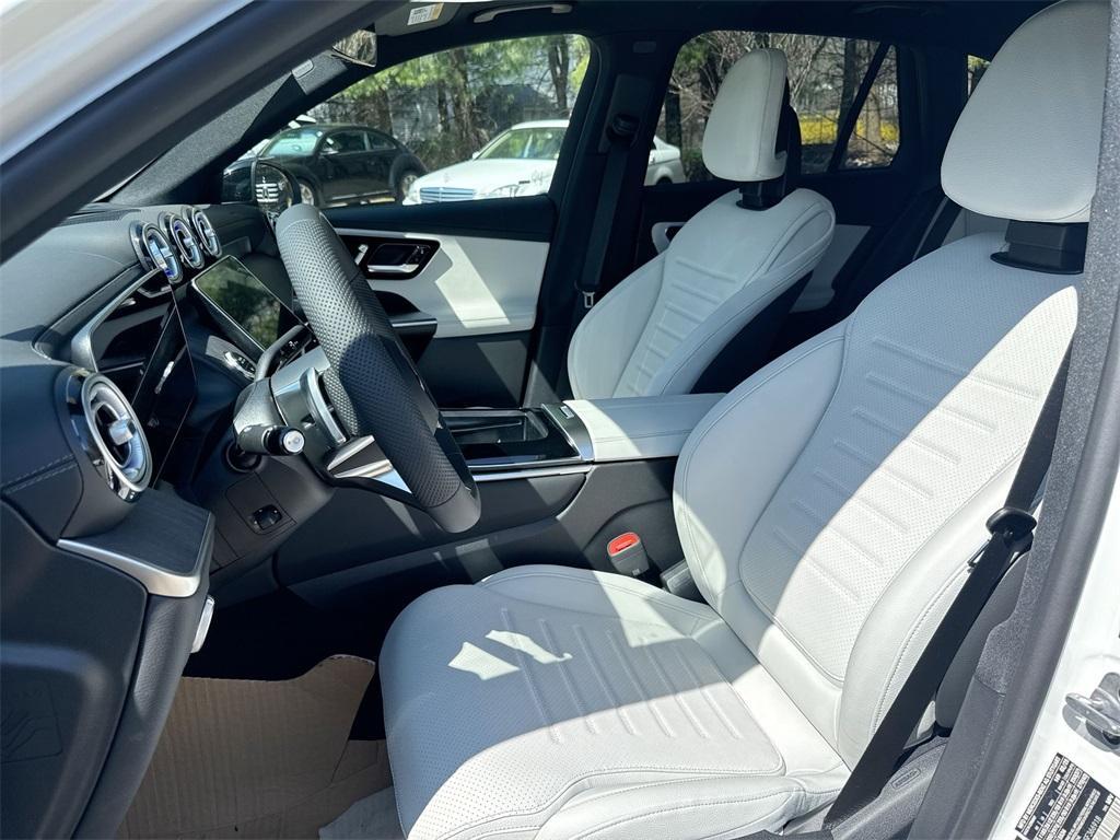 new 2025 Mercedes-Benz GLC 300 car, priced at $61,995