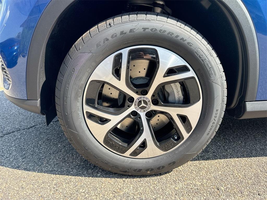 new 2025 Mercedes-Benz GLC 350e car, priced at $66,580
