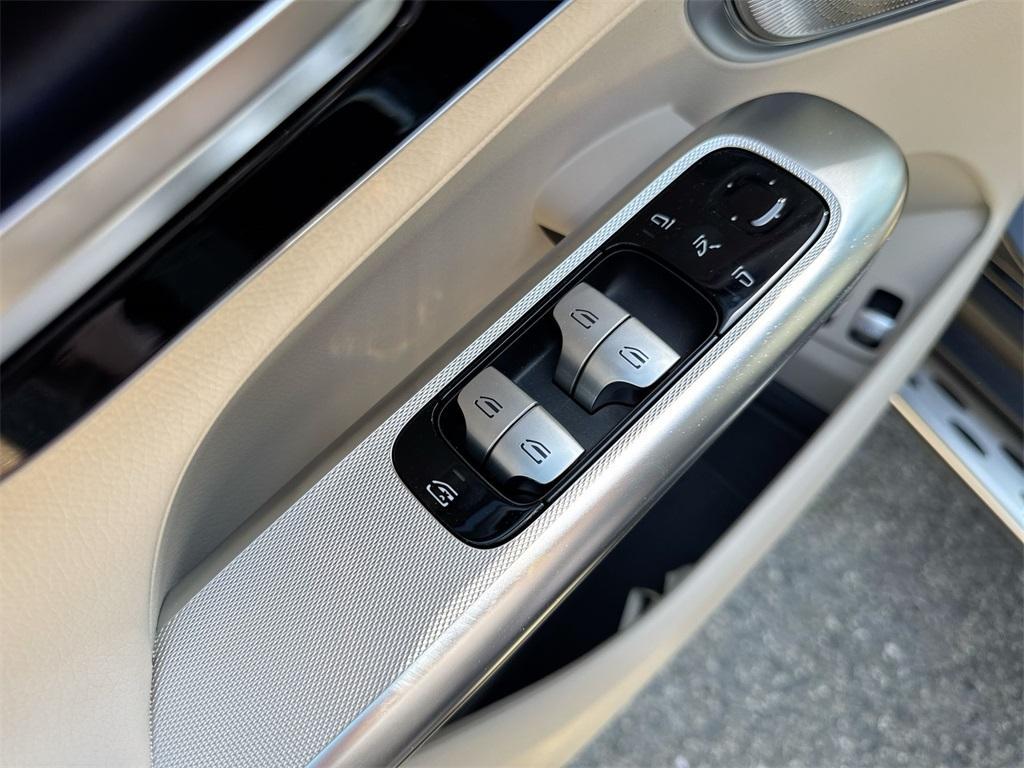 new 2025 Mercedes-Benz GLC 350e car, priced at $66,580