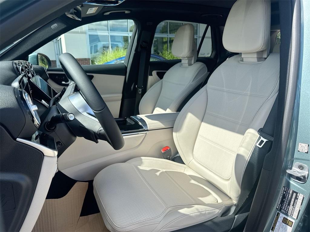 new 2025 Mercedes-Benz GLC 350e car, priced at $68,925
