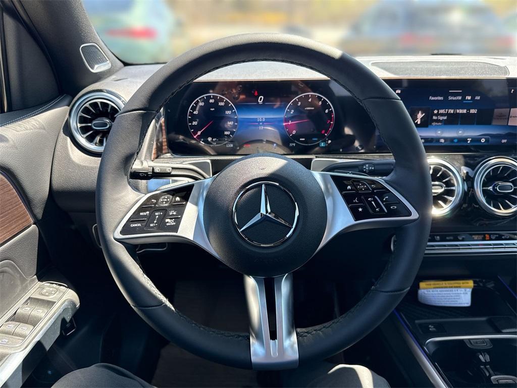 new 2025 Mercedes-Benz GLB 250 car, priced at $54,760