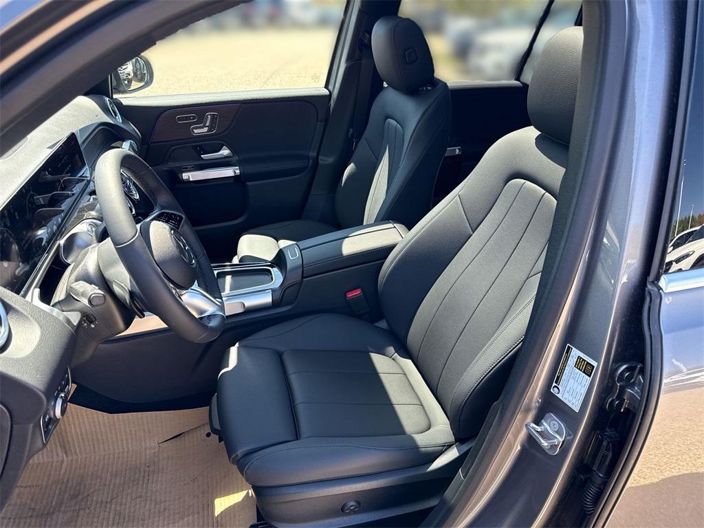 new 2025 Mercedes-Benz GLB 250 car, priced at $54,760