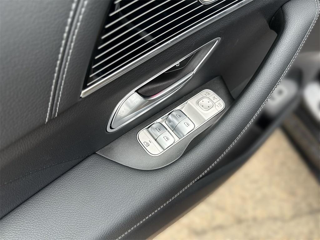 new 2026 Mercedes-Benz GLE 450 car, priced at $88,855