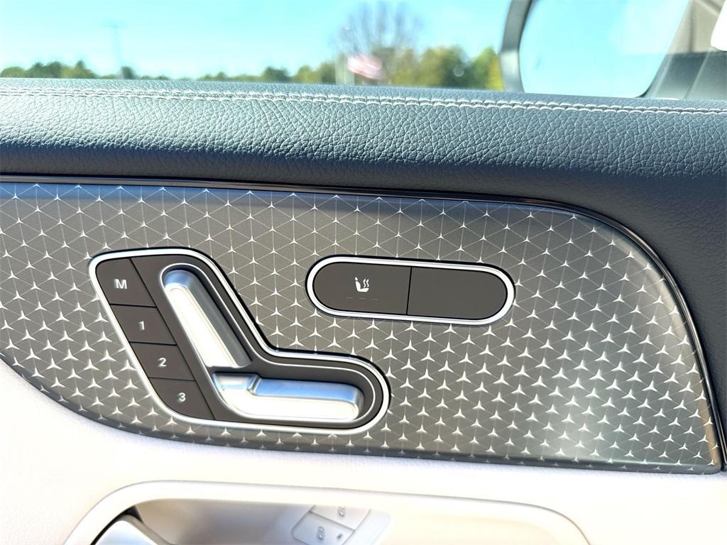 new 2026 Mercedes-Benz GLB 250 car, priced at $49,720