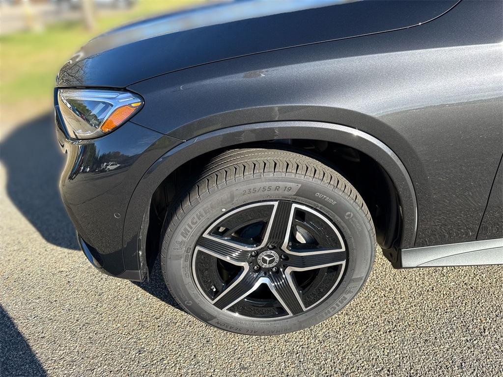 new 2026 Mercedes-Benz GLC 300 car, priced at $62,320