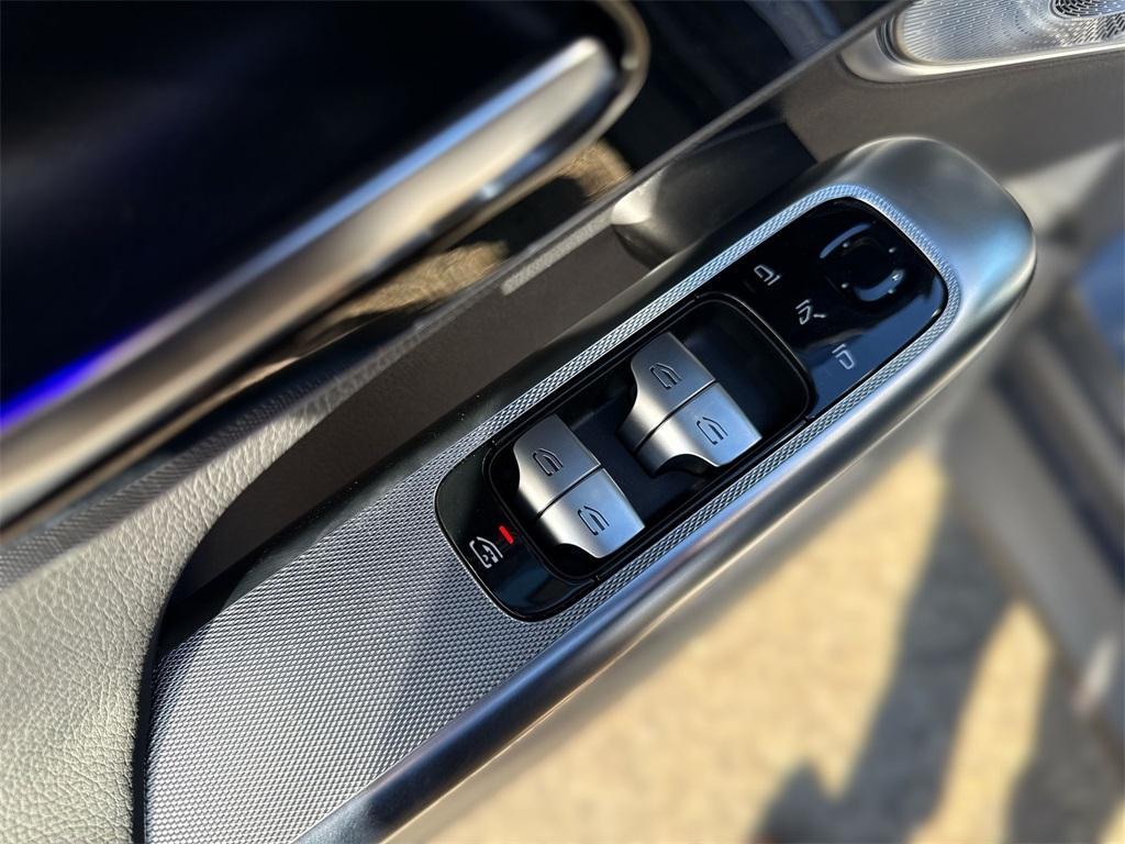 new 2026 Mercedes-Benz GLC 300 car, priced at $62,320