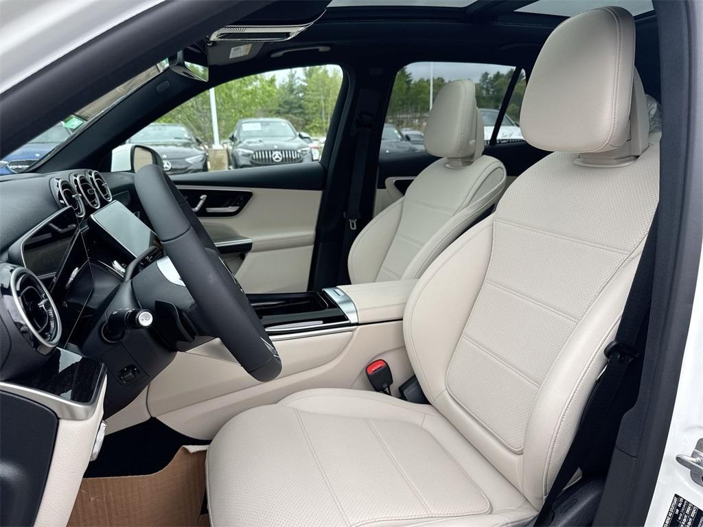 new 2025 Mercedes-Benz GLC 350e car, priced at $64,105