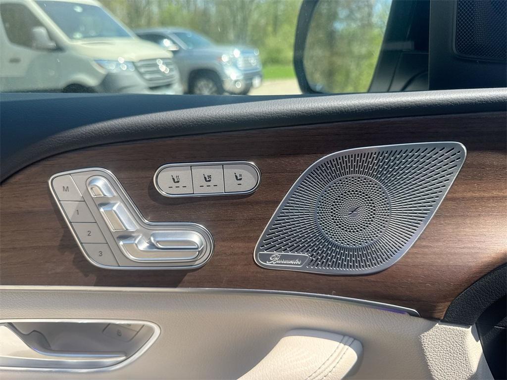 new 2025 Mercedes-Benz GLS 450 car, priced at $105,880