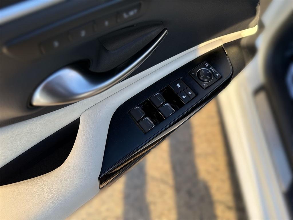 used 2025 Lexus ES 350 car, priced at $42,750