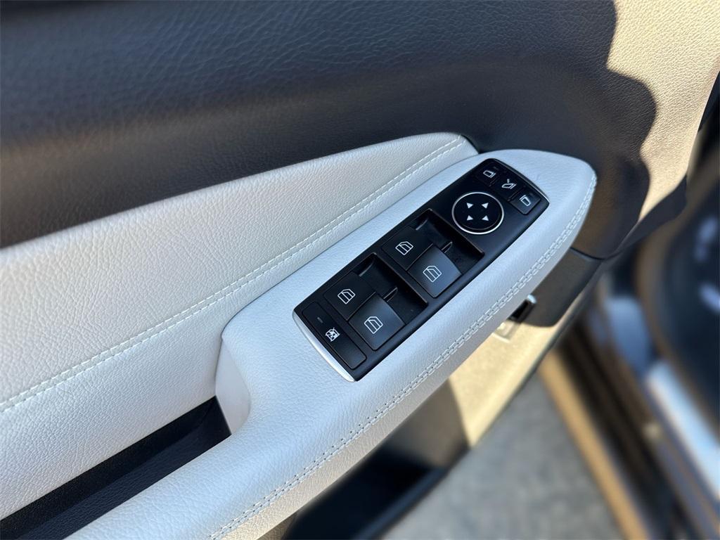 used 2019 Mercedes-Benz GLE 400 car, priced at $33,750