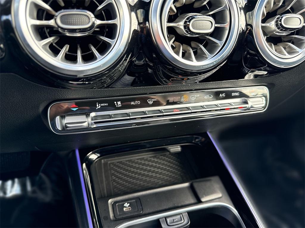 used 2025 Mercedes-Benz GLA 250 car, priced at $43,900