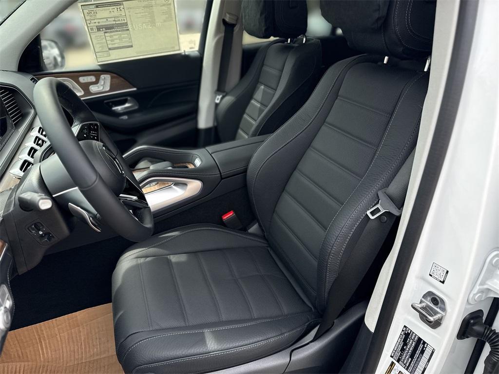 new 2025 Mercedes-Benz GLE 450 car, priced at $87,640