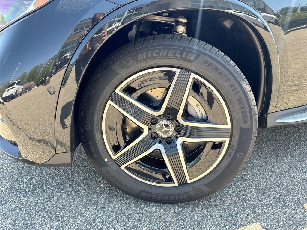 new 2025 Mercedes-Benz GLC 300 car, priced at $63,055