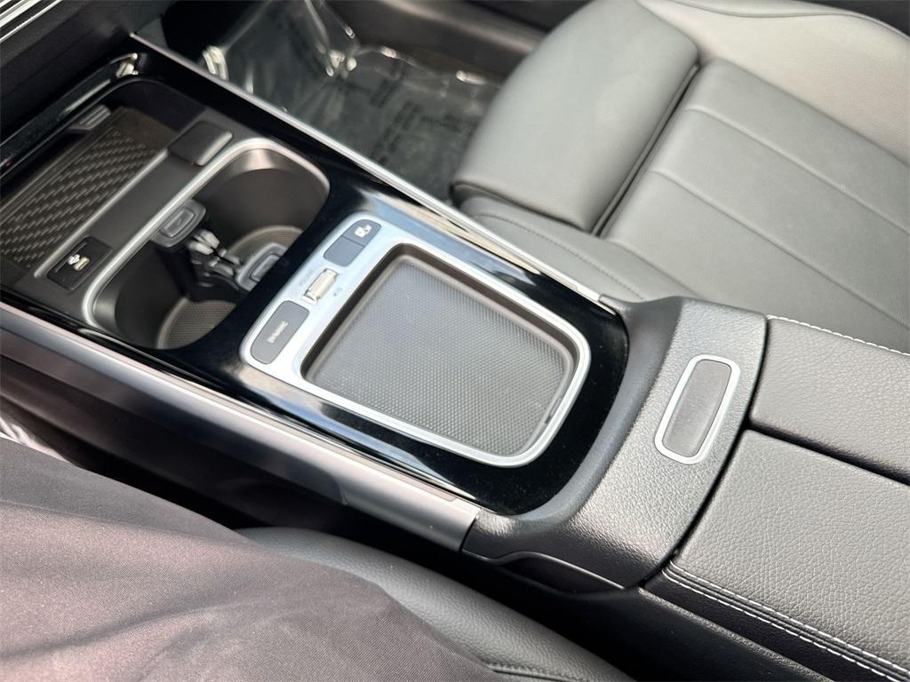 used 2025 Mercedes-Benz GLB 250 car, priced at $45,250