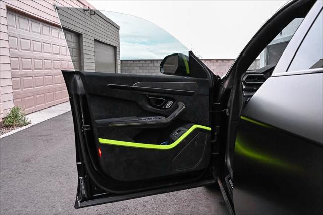 used 2023 Lamborghini Urus car, priced at $325,000