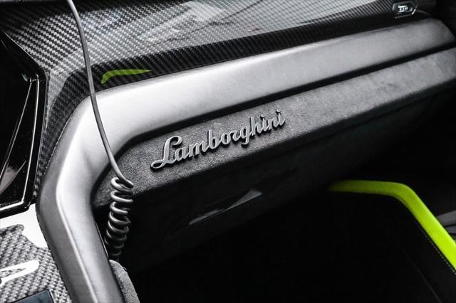 used 2023 Lamborghini Urus car, priced at $325,000