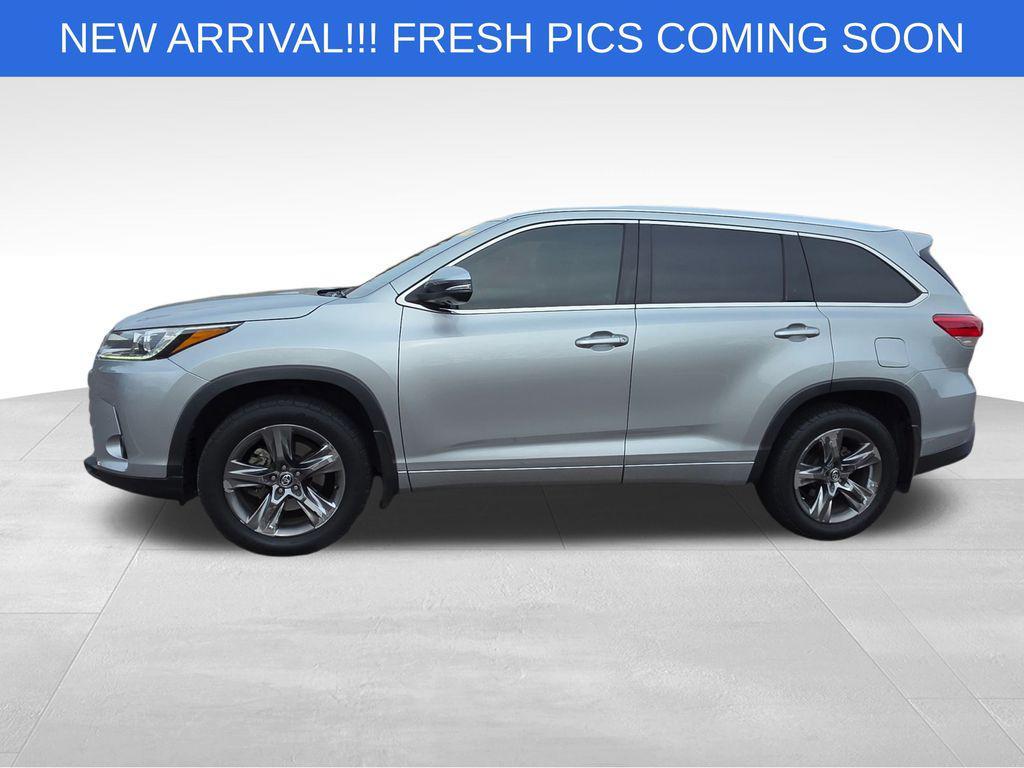 used 2018 Toyota Highlander car, priced at $21,900