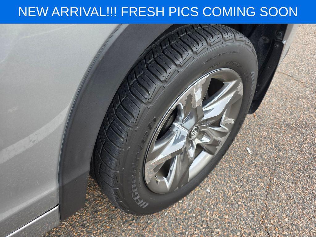 used 2018 Toyota Highlander car, priced at $21,900