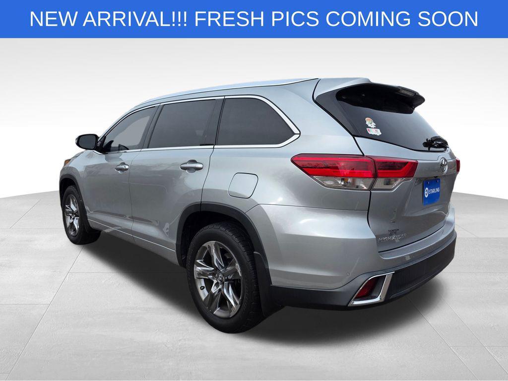 used 2018 Toyota Highlander car, priced at $21,900