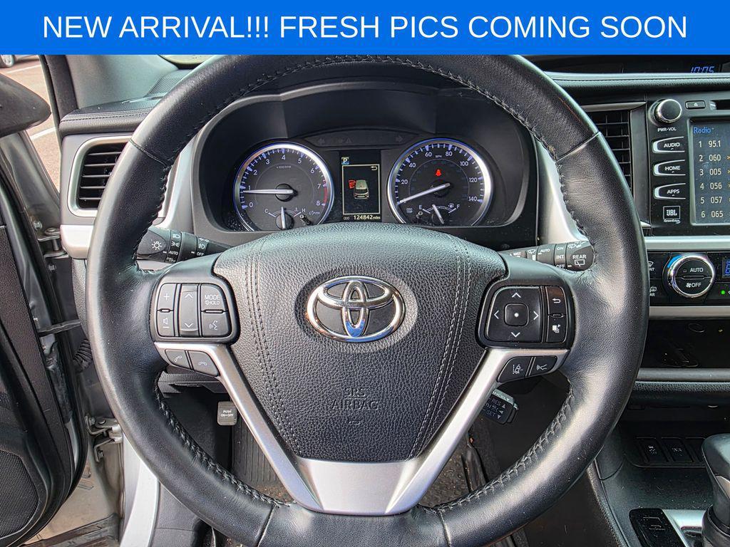 used 2018 Toyota Highlander car, priced at $21,900