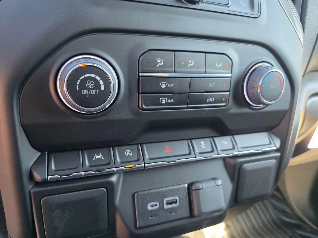 new 2025 Chevrolet Silverado 1500 car, priced at $35,136
