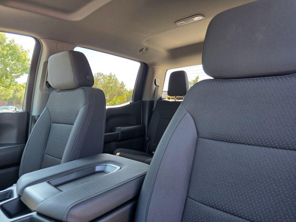 new 2025 Chevrolet Silverado 1500 car, priced at $35,136