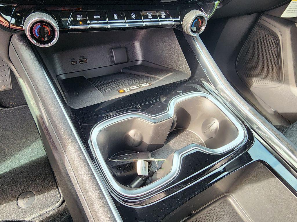 new 2025 Chevrolet Traverse car, priced at $41,899