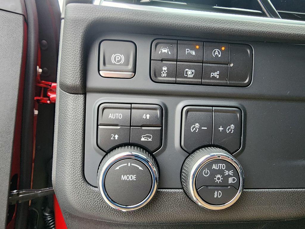 new 2025 Chevrolet Suburban car, priced at $74,999