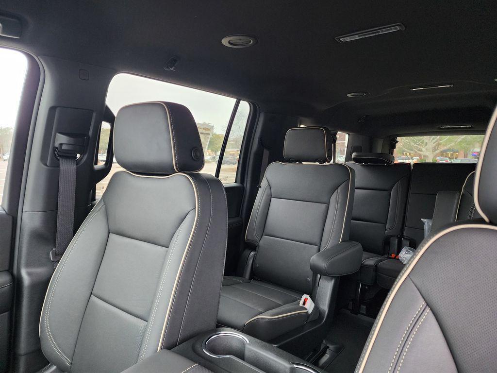 new 2025 Chevrolet Suburban car, priced at $74,999