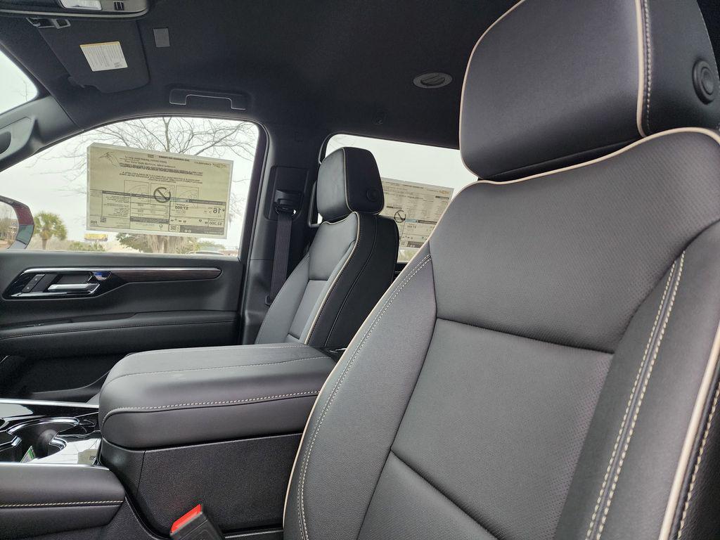 new 2025 Chevrolet Suburban car, priced at $74,999