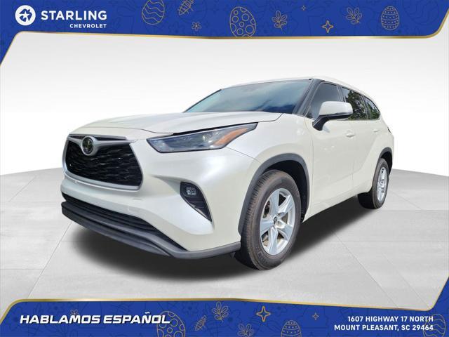 used 2021 Toyota Highlander car, priced at $26,998
