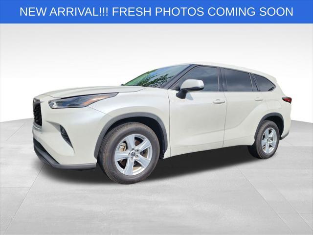 used 2021 Toyota Highlander car, priced at $26,998