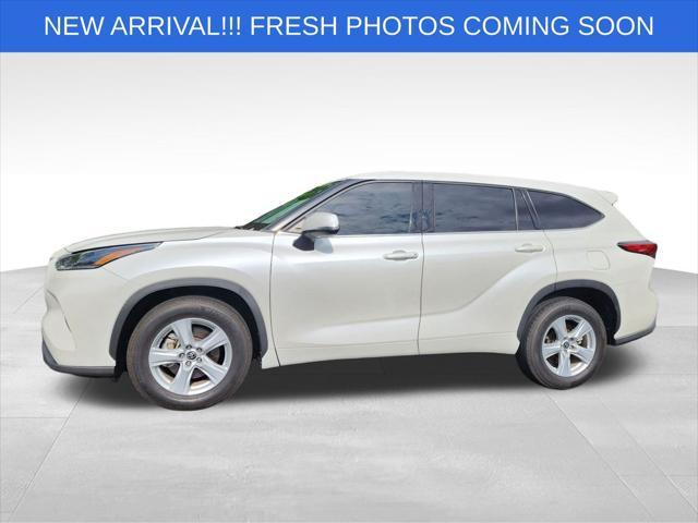 used 2021 Toyota Highlander car, priced at $26,998