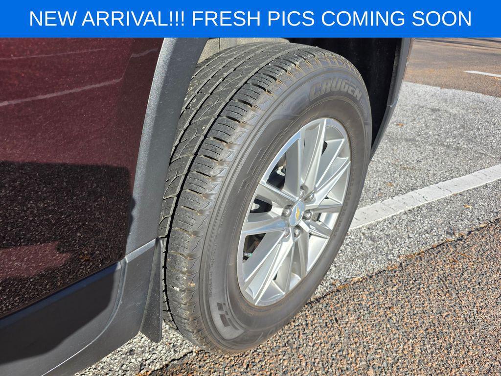 used 2023 Chevrolet Traverse car, priced at $27,347