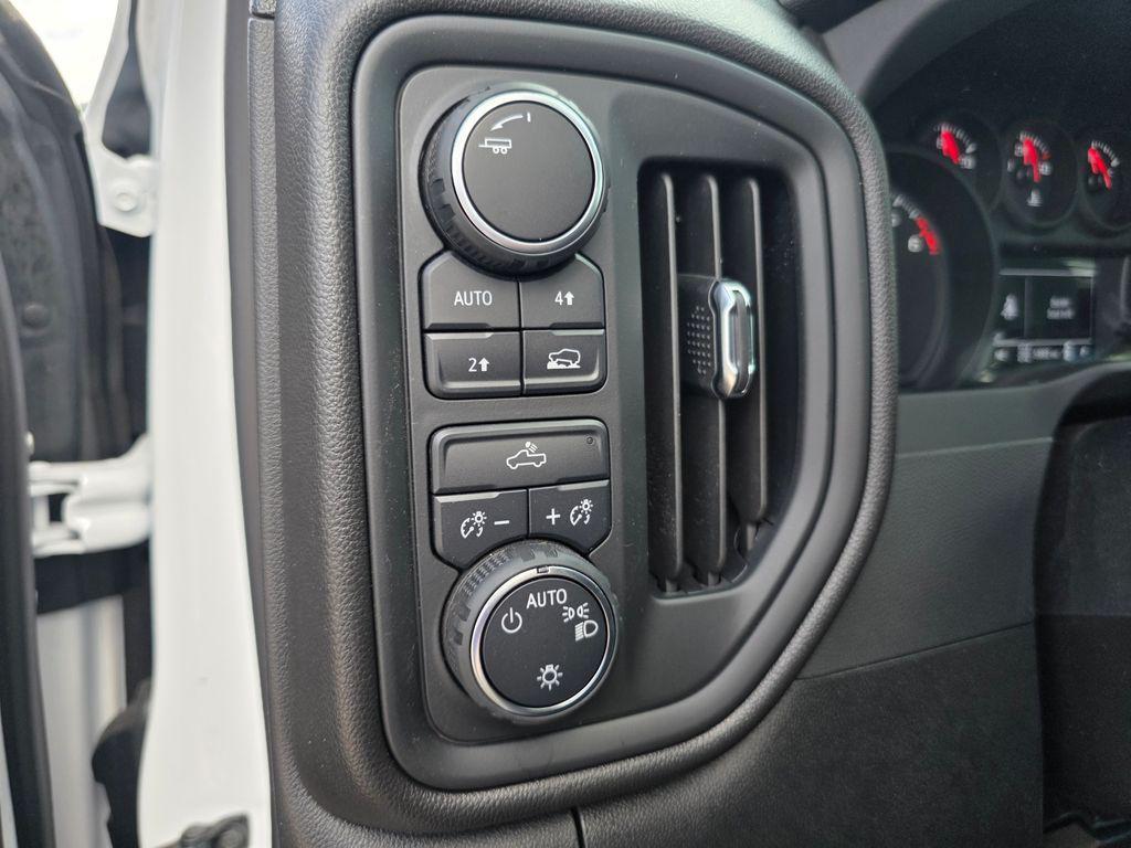 new 2025 Chevrolet Silverado 1500 car, priced at $42,610