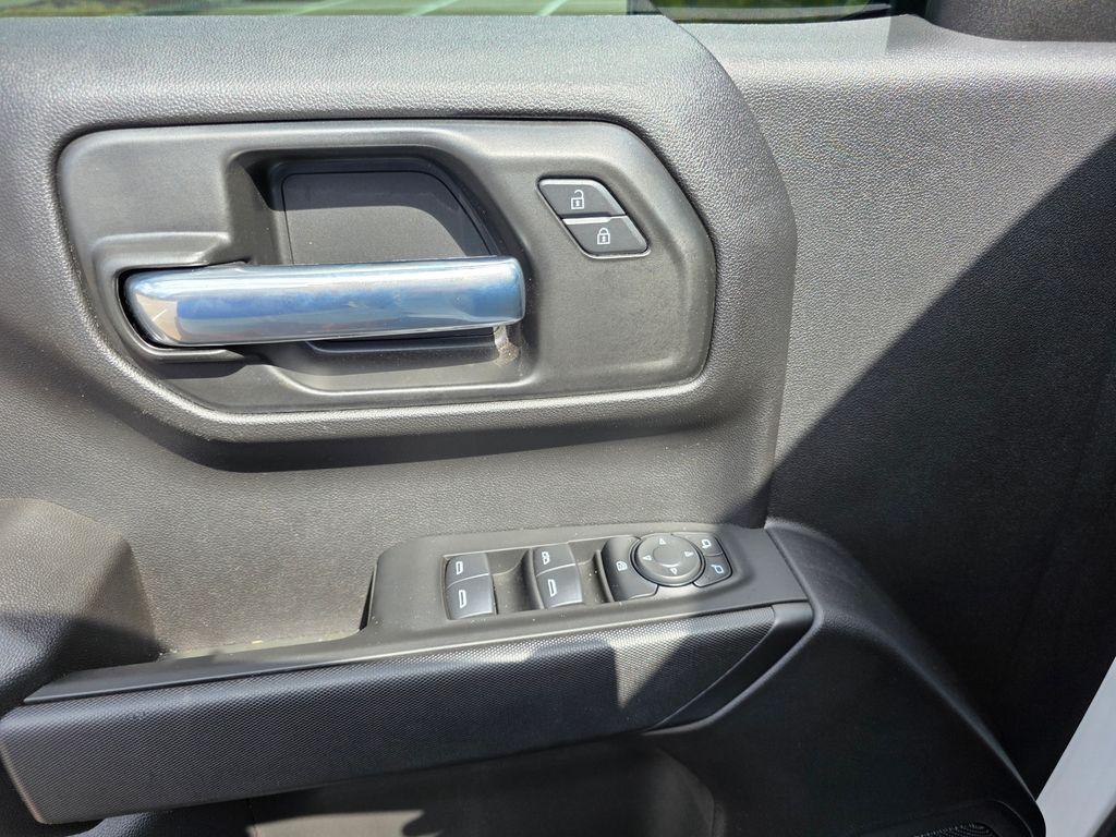 new 2025 Chevrolet Silverado 1500 car, priced at $42,610