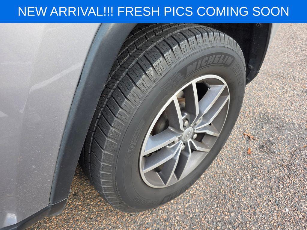 used 2018 Jeep Grand Cherokee car, priced at $13,271