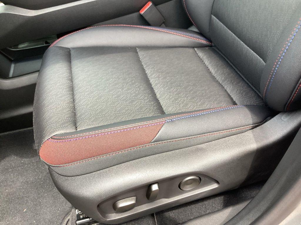 new 2026 Chevrolet Equinox car, priced at $33,365