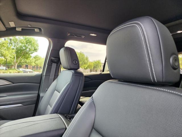 new 2025 Chevrolet Traverse car, priced at $45,543