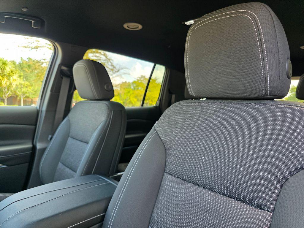 new 2026 Chevrolet Traverse car, priced at $42,689